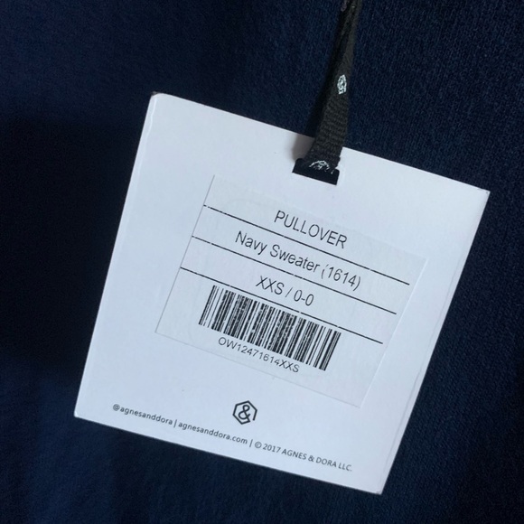 Agnes & Dora Navy Long Sleeve Crop top NWT  size XXS - Picture 3 of 4